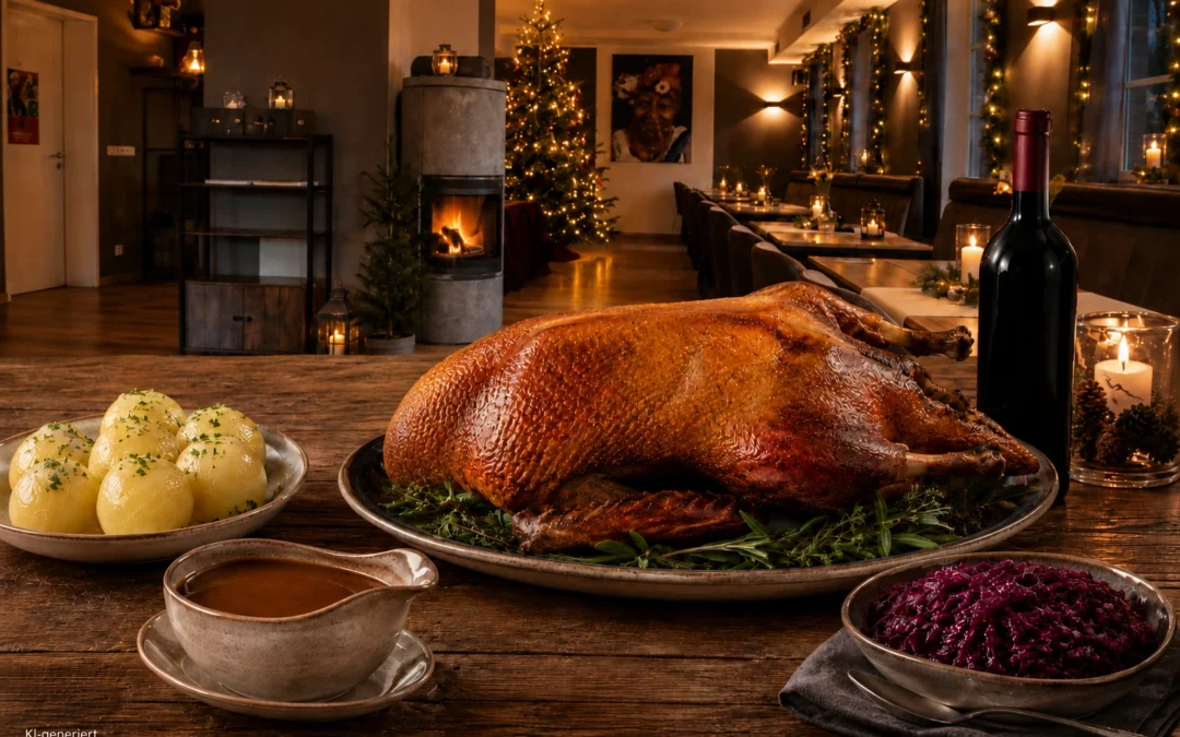 Ganze knusprige Gans mit Rotkohl, Klößen und Rotwein im weihnachtlichen Restaurant Grashorn in Geltow