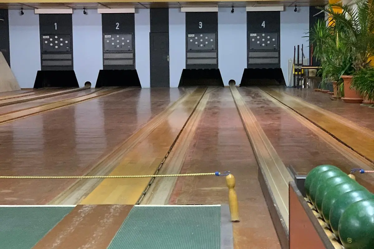 Vier Kegelbahnen im Restaurant Grashorn in Geltow